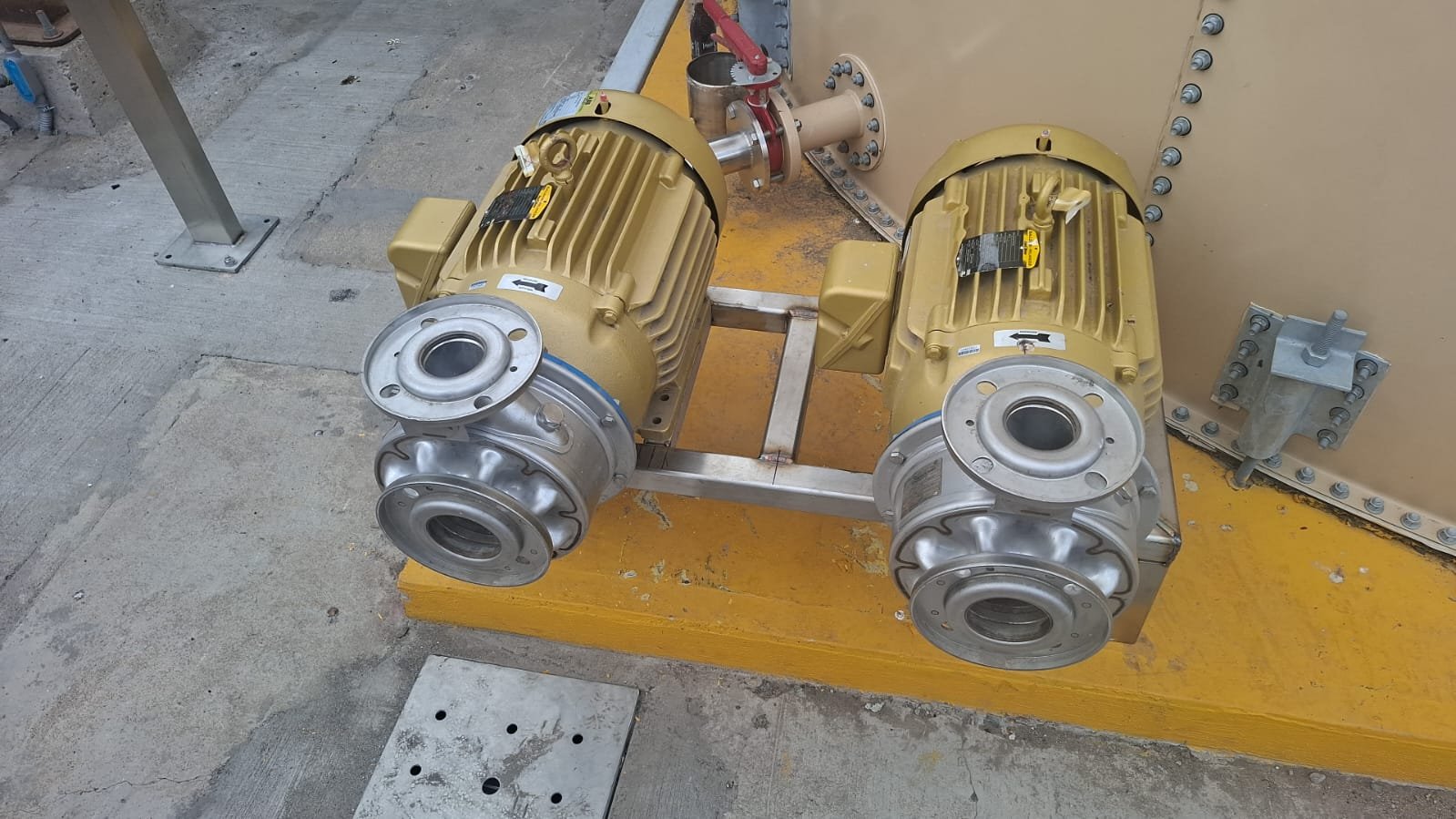 Equipo de DIISA en una instalación